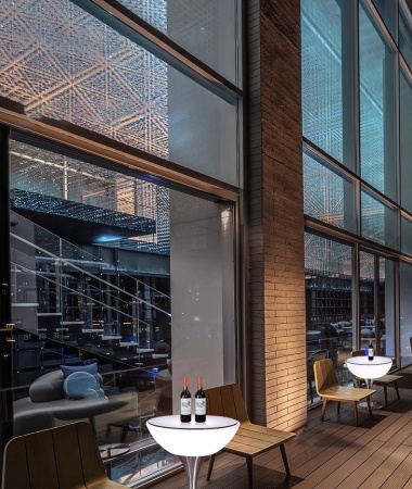 Стол светящийся круглый на металическом основании 80х80х76 Стол светящийся круглый на металическом основании 80х80х76